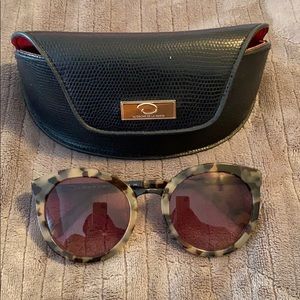 Lite Tortoise sunnies (Oscar De La Renta)